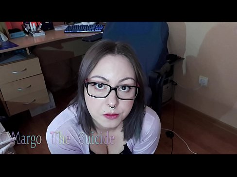 ❤️ Seksikas prillidega tüdruk imeb dildot sügavalt kaamera ette ☑ Kaunis porno at us ﹏