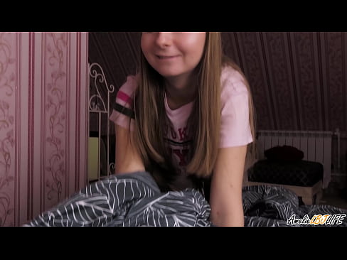 ❤️ Blondie imeb oma BFF-i sügavalt ja saab sperma suhu ☑ Kaunis porno at us ﹏